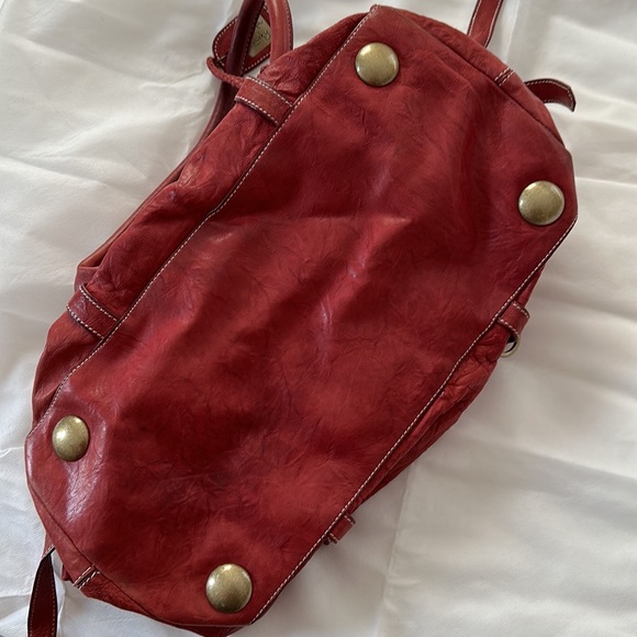 Gorgeous Soft leather large  handbag. Amazing stitching detail/brass accents. - Picture 9 of 11